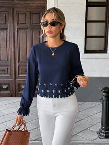 SHEIN Frenchy Blusa de moda con cuello redondo, puños con volantes y bordado floral para mujer en otoño