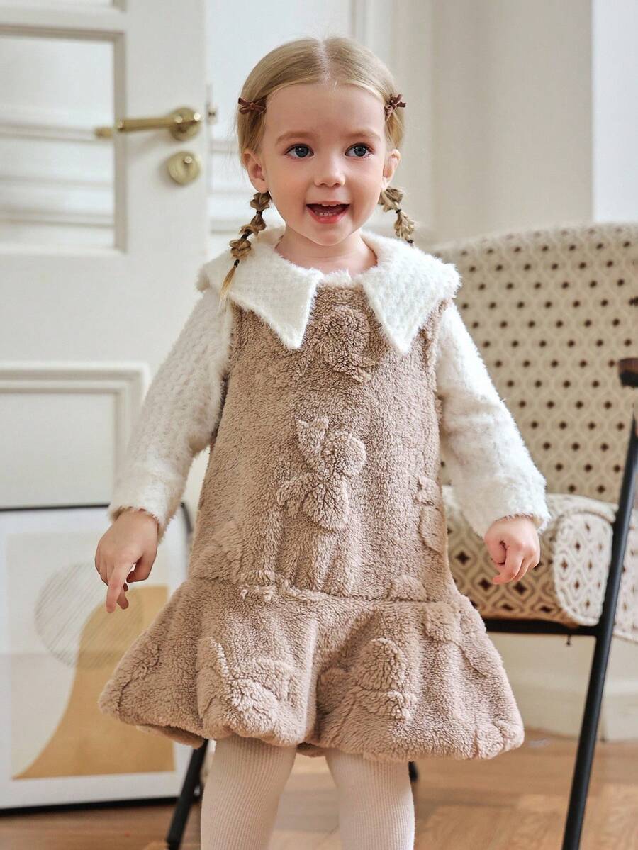 SHEIN Set de 2 piezas para bebé niña: Blusa de manga larga con cuello lindo en beige y vestido jumper grueso en color café para otoño/invierno 2025 - Caqui - Ver 1
