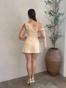 Andrea Bello 女式不对称系带肩黑色修身优雅A字荷叶边下摆半身裙 - 杏色 - 查看 2