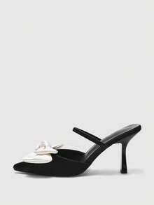SheIn MOD Tacones altos de tacón fino con punta puntiaguda, correa cruzada y hebilla patentado rojo vino para damas - Blanco y Negro - Ver 1