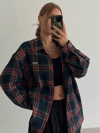 DAZY 圣诞格子宽松长袖翻领金属徽标女式衬衫秋季上衣