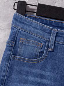 SHEIN Jeans skinny gris délavé et déchiré pour garçon préadolescent avec poches obliques, pour les vêtements de garçon au printemps et en été