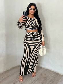SHEIN SXY Bộ đồ crop top và chân váy họa tiết ngựa vằn cho nữ, Bộ đồ hai mảnh cong, Bộ đồ hai mảnh cao, Bộ đồ hai mảnh kẻ sọc, Bộ đồ hai mảnh cho nữ, Bộ đồ hai mảnh thanh lịch - Nhiều màu - Xem 4