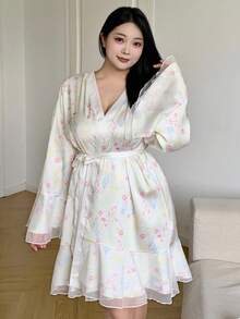 Dazy Plus V领雪纺碎花喇叭袖短款家居服，大码女式优雅春夏秋三季睡袍，秋冬款 - 白色 - 查看 3