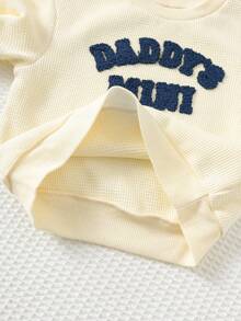 Cozy Pixies 2 件套男婴字母印花柔软针织圆领长袖运动衫和松紧腰慢跑裤套装 - 霧霾藍 - 查看 4