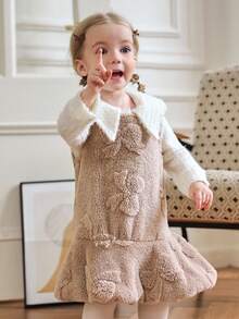 SHEIN Set de 2 piezas para bebé niña: Blusa de manga larga con cuello lindo en beige y vestido jumper grueso en color café para otoño/invierno 2025 - Caqui - Ver 4
