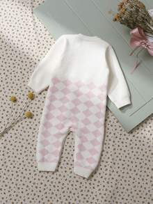 SHEIN Baby Girls' Classic White And Pink Diamond Jacquard Knit Romper,Cute Autumn Long Sleeve Bow Elegant Soft Jumpsuit For Family Matching,Outdoor,Parties - Pink - View 2
