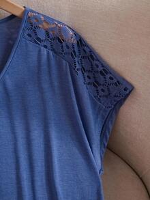 EMERY ROSE Plus Size Women Contrast Lace Batwing Short Sleeve V-Neck Casual T-Shirt - Baby Blue - View 5