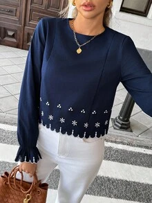 SHEIN Frenchy Blusa de moda con cuello redondo, puños con volantes y bordado floral para mujer en otoño