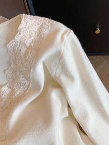 Resyla Suéter elegante de mujer con cuello en V, contraste de encaje, manga larga y diseño de botones para otoño/invierno - Blanco - Ver 3