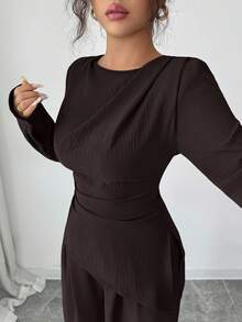 SHEIN Raffinéa 2 件女士纯色卷边不对称下摆长袖套装女士棕色两件套裤子套装长袖两件套女士棕色两件套女士 - 棕色 - 查看 4