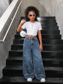 SHEIN 少女Y2K浅色水洗高腰蝴蝶结花朵刺绣口袋可爱宽松阔腿牛仔裤，休闲宽松牛仔裤，秋冬返校季牛仔裤，街头复古风裤子，舒适百搭，适合8-12岁女孩，适合上学、居家和旅行，刺绣阔腿牛仔裤，Y2K宽松牛仔裤，蝴蝶结刺绣牛仔裤，牛仔宽松牛仔裤，宽松星星牛仔裤 - 中等水洗藍 - 查看 3