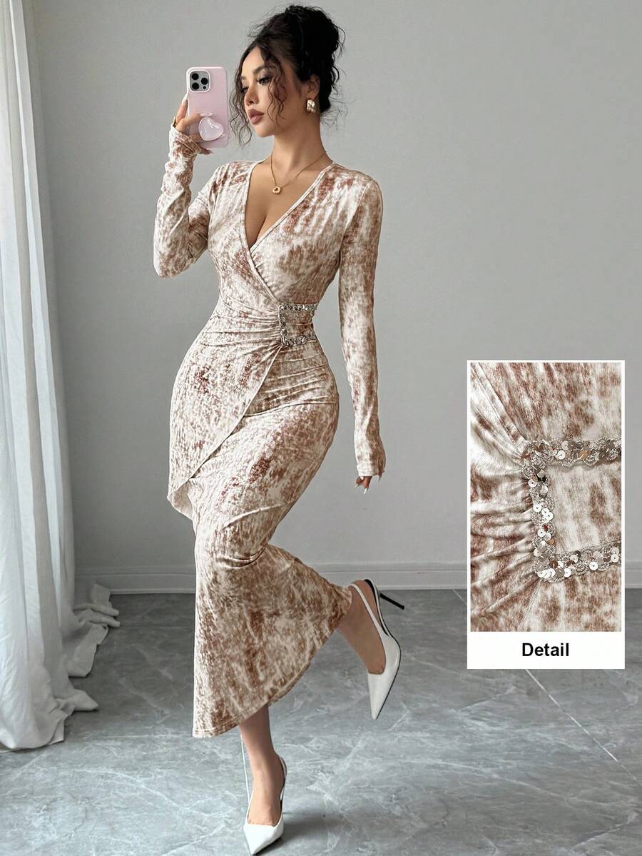 Modelyn 女士柔焦印花V领串珠长袖连衣裙 - 彩色 - 查看 1