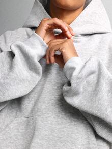 SUMWON 短款宽松版型加厚连帽衫，饰有品牌标志，采用法式毛圈面料，休闲街头风卫衣，冬季舒适居家服，罗纹袖口和下摆，纯色 - 淺灰色 - 查看 4