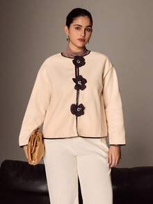 Juhart Áo khoác nữ cổ tròn tay dài phong cách Pháp mới cỡ lớn, đính hoa giả kim cương giả, viền da giả màu tương phản, mùa thu - Màu be - Xem 3