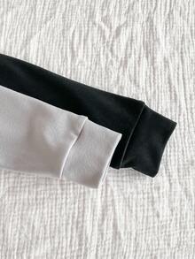 SHEIN 4件套女童优雅简约黑灰蝴蝶刺绣长袖上衣和裤子保暖内衣套装 - 彩色 - 查看 3