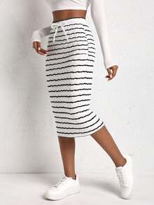 SHEIN Tween Girl 条纹渐变针织纹理 A 字裙，休闲百搭