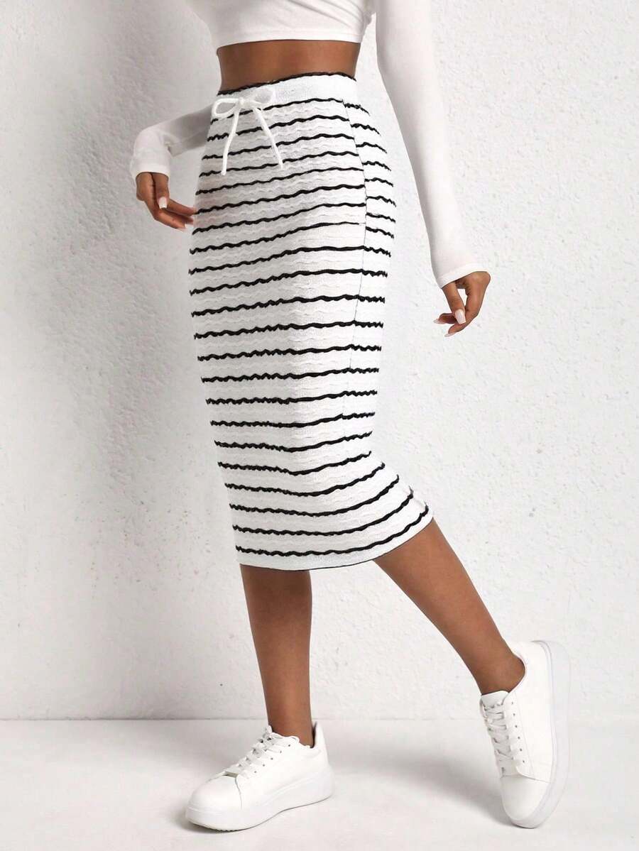 SHEIN Tween Girl 条纹渐变针织纹理 A 字裙，休闲百搭