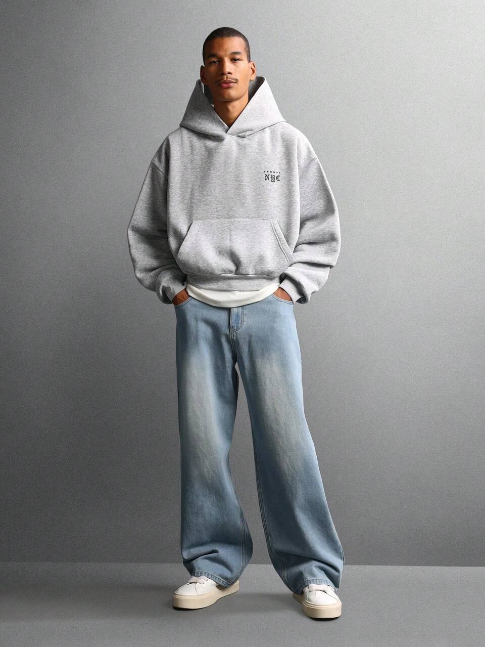 SUMWON Premium Relaxed Fit Classic NYC Logo Cropped Hoodie With Circular Back Design Urban Streetwear Daily Essential Layering Winter Fall Casual
