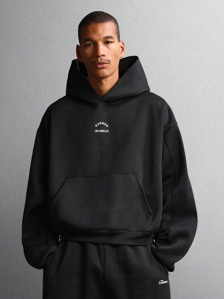 Sweat à capuche court avec poche centrale et logo imprimé minimaliste