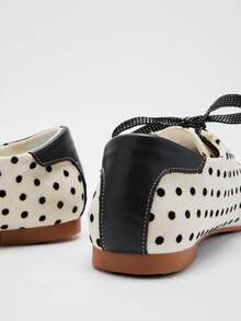 Solezae 女士时尚波尔卡圆点印花休闲系带运动鞋 - 黑與白 - 查看 6