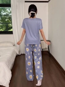 SHEIN Set de pijama de 2 piezas con estampado de corazón y margarita de manga corta para mujer, conjunto de pijama con margarita, ropa de dormir linda, conjunto de pijama lindo