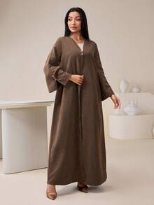 Al Najma 宽松纯色长袖女式阿拉伯长袍，3D金属装饰，休闲 - 咖啡棕 - 查看 3