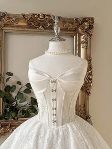 Lovelzi 优雅、浪漫、时尚的白色蕾丝和缎面拼接露肩收腰长裙，适合单身派对、婚礼、毕业典礼、度假、新娘送礼会