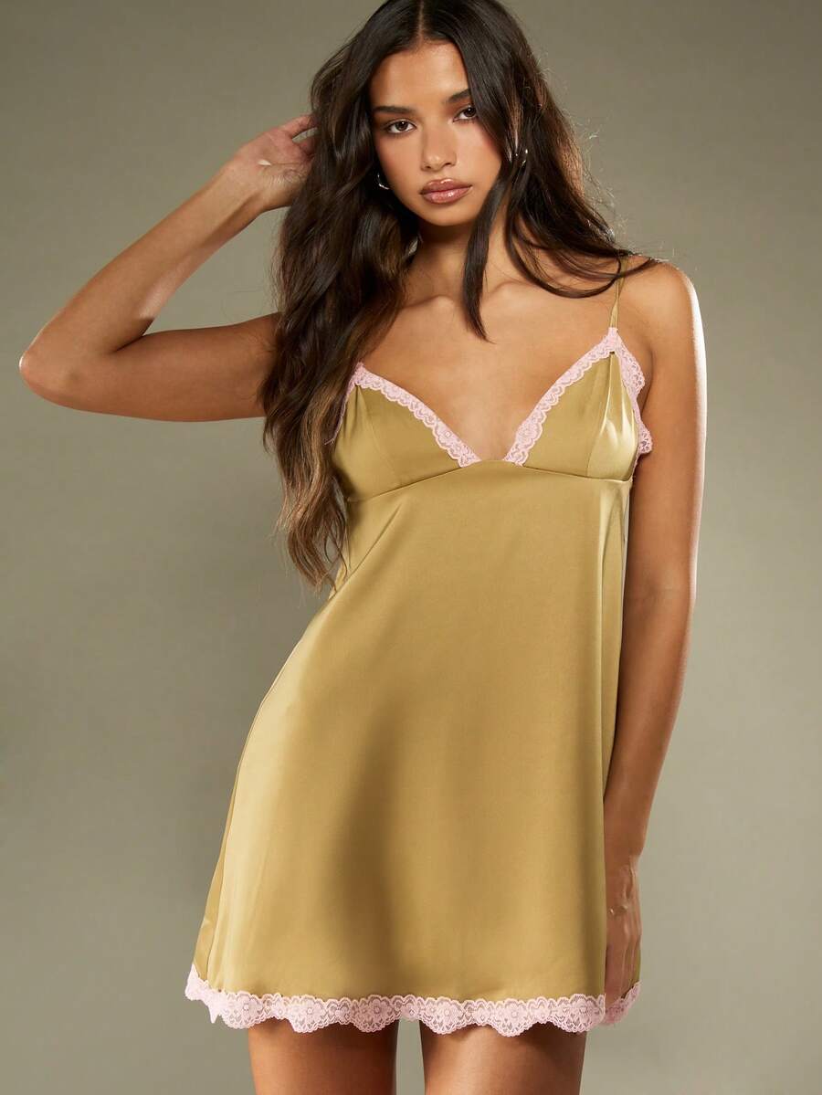 MISSGUIDED 奢华蕾丝边缎面迷你吊带裙优雅高腰派对晚礼服，带有粉色精致细节 - 淡黃色 - 查看 1