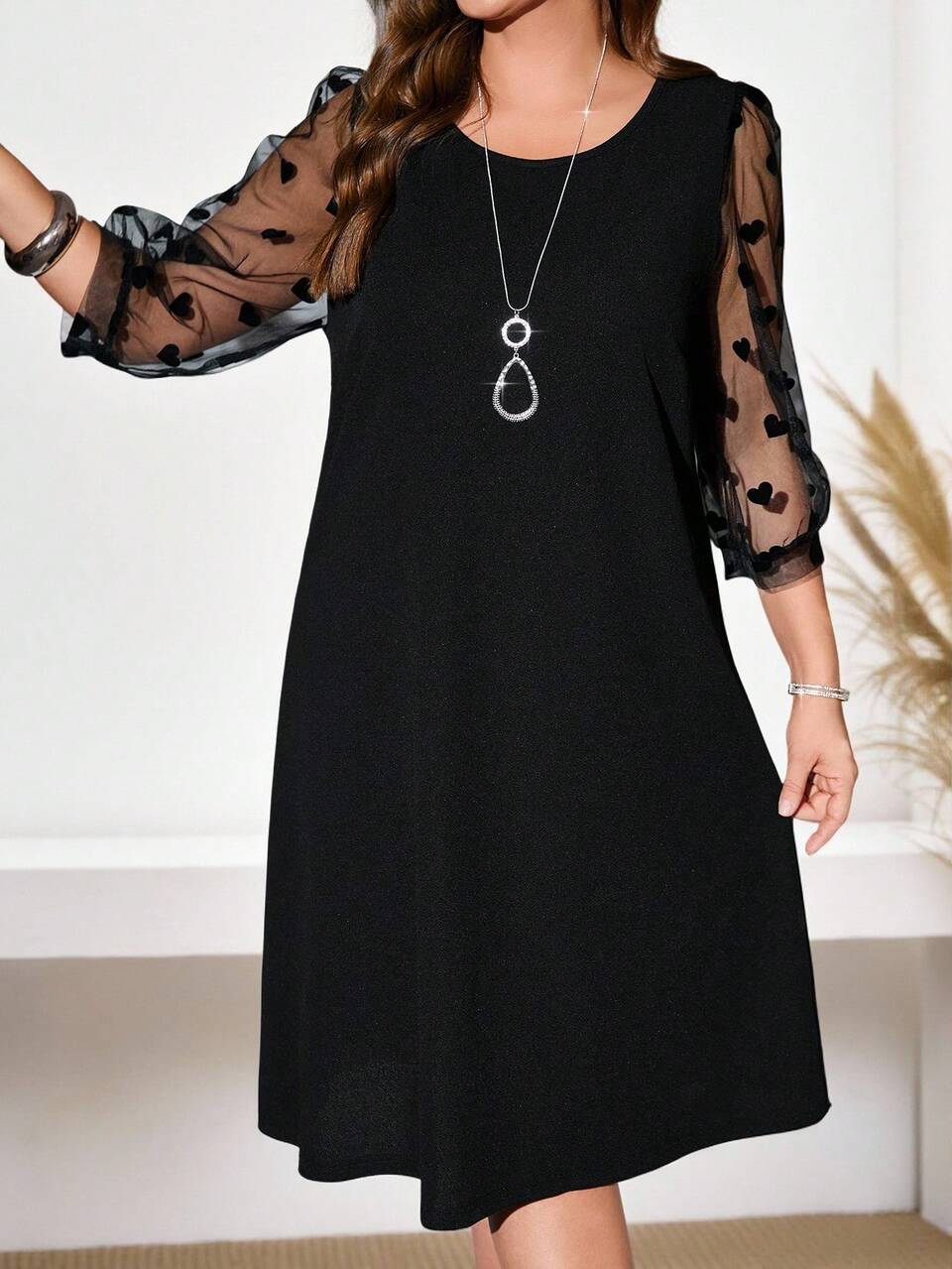 Plus Size Valentine Day Solid Color Lace Patchwork Round Neck Simple Casual Short Dress,Heart,Spring/Summer,Vacation