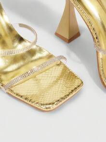 CUCCOO SZL 金色金属 PU 带水钻装饰粗高跟黄色方头凉鞋 - 金色 - 查看 9