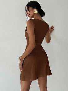 Firerie 女士优雅简约时尚性感日常通勤音乐节度假不对称领口垂褶白色A字迷你连衣裙，春夏婚礼宾客礼服 - 棕色 - 查看 4