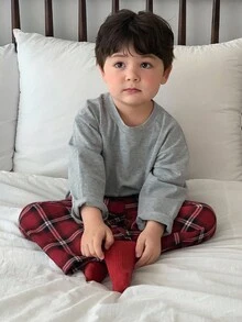 DAZY 2 st/set småbarnspojkar rund halsad enfärgad t-shirt och rutiga vardagsbyxor pyjamas - Ljusgrå - Visa 5