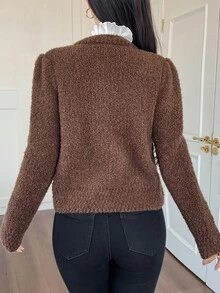 DAZY Damen elegante Kontrast Plissee Rüschen Saum Patchwork Taschen Knopfverschluss Strickjacke, Herbst/Winter - Kaffeebraun - Übersicht 2