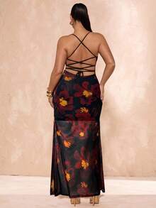 SHEIN BAE Robe sexy à dos nu avec imprimé floral romantique, idéale pour les vacances à la plage, les sorties, les fêtes et les rendez-vous. Convient aux grandes tailles. - Rouge - Voir 1