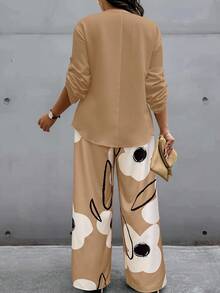 EMERY ROSE Bộ 2 món áo sơ mi tay bo cổ chữ V trơn cỡ lớn và quần in hoa thường ngày dành cho nữ - Nhiều màu - Xem 2