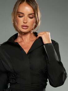 MISSGUIDED قميص أزرار مع تفاصيل سنارة وخصر مشدود وأكتاف مبطنة - الأسود - مشاهدة 4