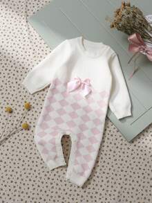 SHEIN Baby Girls' Classic White And Pink Diamond Jacquard Knit Romper,Cute Autumn Long Sleeve Bow Elegant Soft Jumpsuit For Family Matching,Outdoor,Parties - Pink - View 1