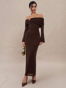 Modelyn 女士金属褶皱露肩喇叭袖闪亮优雅连衣裙 - 咖啡棕 - 查看 3