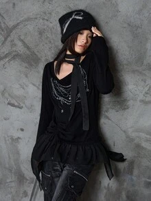 ROMWE Grunge Punk Bloopia Camiseta de manga larga de punto con estampado digital, cuello caído y escote alto, para mujer, estilo coreano casual, rejuvenecedor, para otoño/invierno y Halloween, de alta gama, con collar de perlas