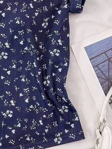 SHEIN 少女夏季海军蓝花卉露肩休闲 T 恤、家居服、学院风花卉 T 恤 - 藏蓝色 - 查看 6