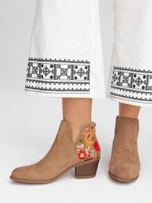 Styleloop 女士时尚刺绣杏色后拉链粗跟西部靴，踝靴，适合万圣节派对的牛仔靴 - 杏色 - 查看 6