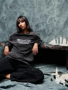 TypaGal Women's Dark Grey Gothic Oversize Sweatshirt With Prints,Grunge Punk Y2k Style For Autumn Concert,Cozy Alt Winter Halloween,Work Outfits - Black - View 3