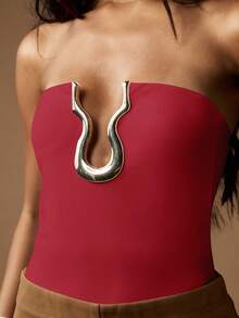 MISSGUIDED Strapless U-Bar Bandeau Bodysuit Statement Metal Hardware Sweetheart Neckline Elegant Form Fitting Shapewear Party Occasion Wear Bodycon Evening - Burgundy - View 3