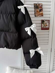 SHEIN Tween Girls Solid Black Color Stand Collar Casual Contrast White Bow Detail Winter Coat, Thickened Loose Fit Oversized Padded Coat Girls Black Puffer Jacket Puffer Jacket With Bows Cropped Puffer Jacket Black Cropped Puffer Jacket Tween Puffer Jacket Girls Cropped Puffer Jacket Black Puffer Jacket With Bows Bow Jacket Black Jacket For Kids Cute Jacket Cropped Jacket Teen Tween Crop Jacket - Black - View 7