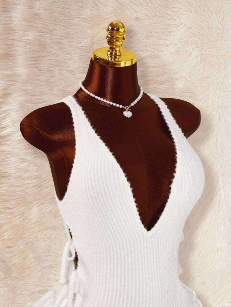 Amplova Robe mini sexy sans manches à col V profond, taille nouée sur le côté et ourlet volant, couleur unie - Nude - Voir 6