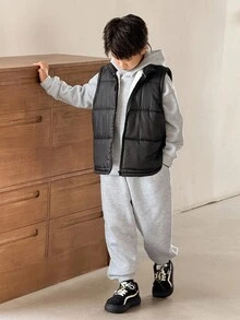 SHEIN Conjunto de 3 piezas para niños/preadolescentes: Abrigo sin mangas con parche de letra en cuello alto, Sudadera holgada con capucha de manga larga de unicolor, Pantalones con cordón de unicolor. Adecuado para ir y venir, escuela, uso diario casual, viajes, deportes, primavera/verano/otoño/invierno
