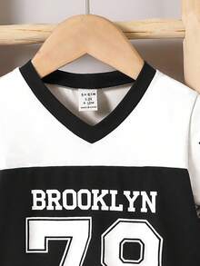 SHEIN 婴幼儿男童 V 领短袖 T 恤和印花运动短裤套装，适合日常穿着、观看体育比赛和夏季的休闲运动装 - 黑與白 - 查看 4