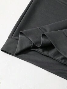 SHEIN 青少年男童休闲街头风纯色图案刺绣舒适平领卫衣和运动裤套装，适合通勤、上学、日常休闲、旅行、运动、聚会等场合。青少年男童连帽衫和运动裤两件套，青少年男童连帽衫和运动裤两件套，青少年男童连帽衫和运动裤套装，青少年连帽衫套装，男士运动服，秋冬季运动服，慢跑服。 - 深灰色 - 查看 7