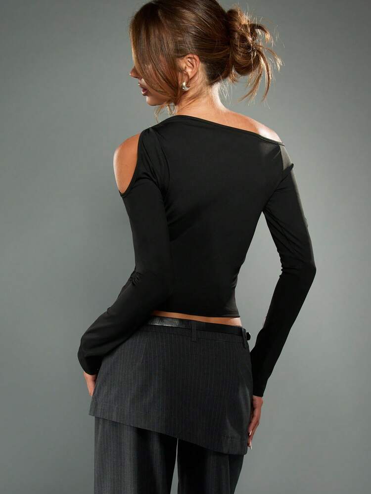 MISSGUIDED Off Shoulder Long Sleeve Crop Top With Cutout